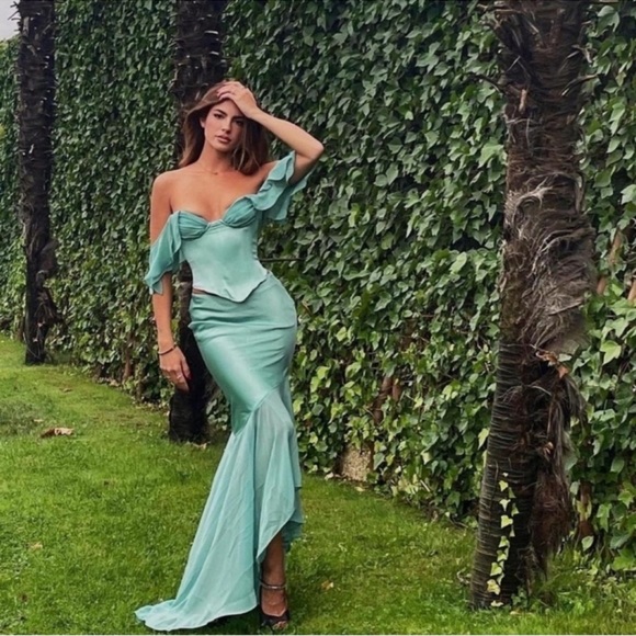 House of CB Isabella corset top and Lila skirt set in jade - Picture 1 of 11